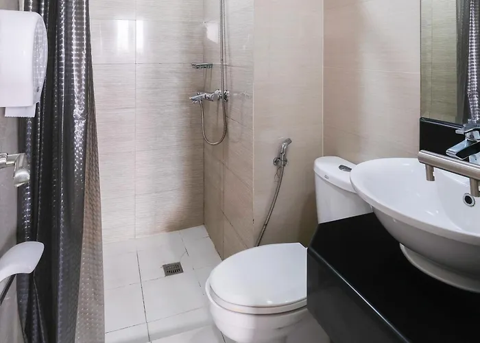 Apartment Tess And Tessha Condotel Near T3 Airport