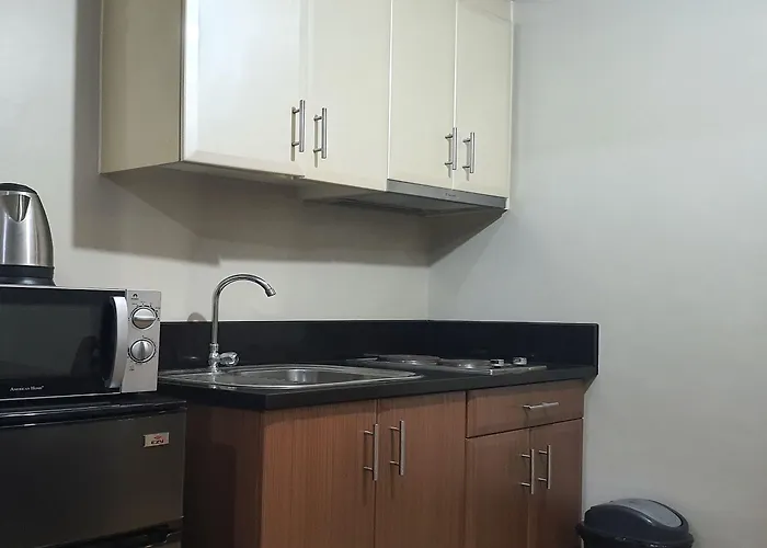 Apartment Tess And Tessha Condotel Near T3 Airport